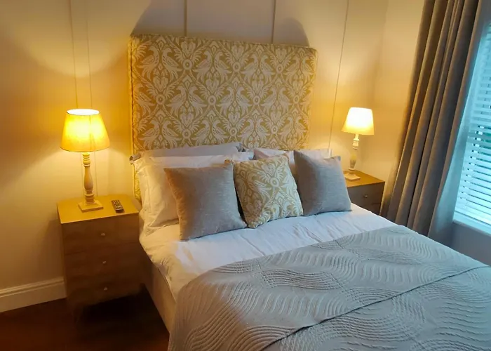 דירה Russell Mews אניס